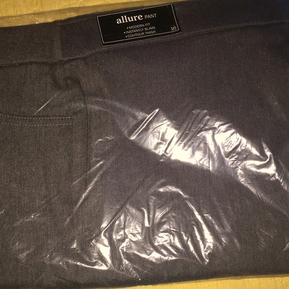 Alfred Dunner Pants - Alfred dunner NWT allure pant size 16 two front side pocket, modern fit